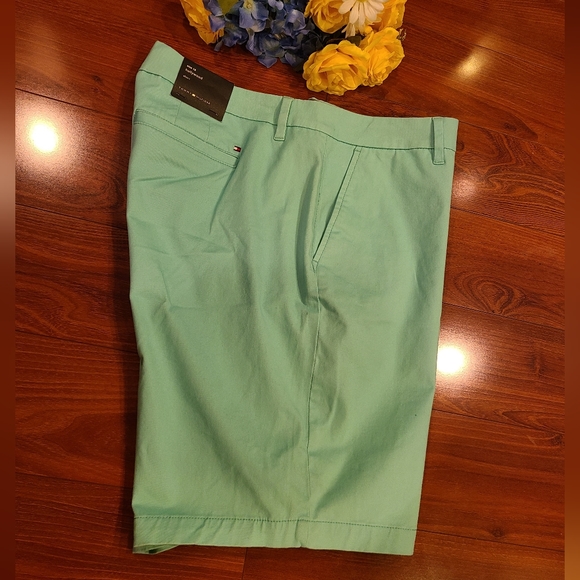 Tommy Hilfiger Mint Shorts Size 16 - Picture 3 of 7